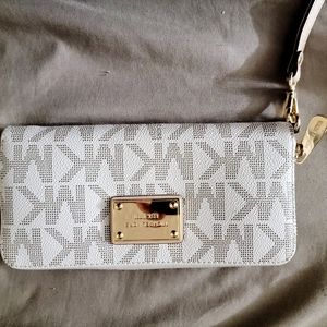 MICHAEL KORS WALLET/CLUTCH WHITE/CREAM/TAN MK LOGO
